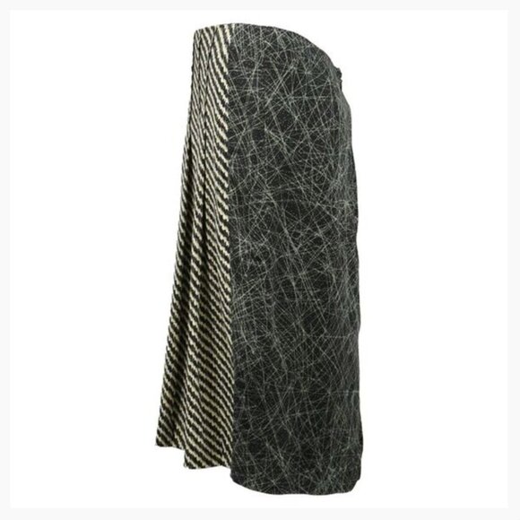 Abstract Print Pleated Midi Skirt in Black Silk - Picture 5 of 7